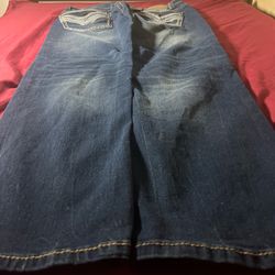 BRAND NEW 00 JEANS