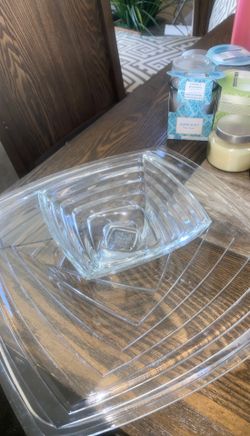 Glass snack plate