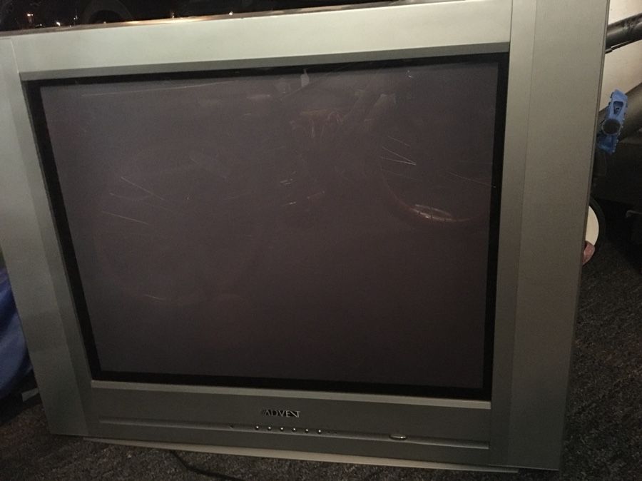 Advent Q2735A 27" CRT TV