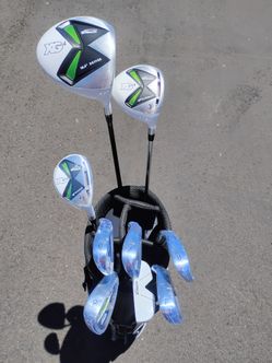Golf Clubs! New Men's Golf Set! Mostly New In Plastic!
