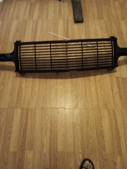 Black Custom Grille 00-06 Model Tahoe Or YUKON