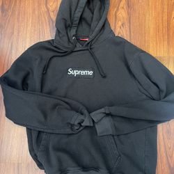 Supreme Logo Hoodie Black M