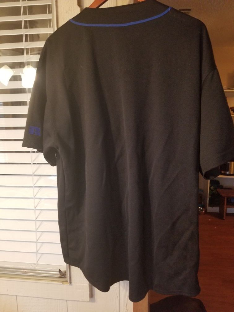 Cubs L jersey