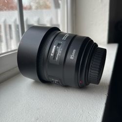 Canon EF 85mm 1.4 L IS Lens 