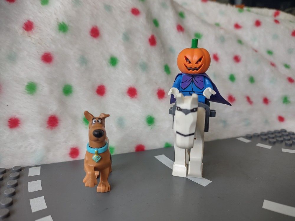 LEGO Scooby-Doo 75901 Mystery Plane Headless Horseman & Scooby Minifigures