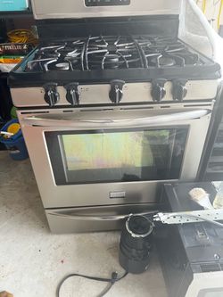 Frigidaire Gallery Stainless Steel Gas Range