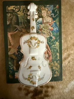 Vintage porcelain violin/guitar shaped trinket box, Andrea Sadek, 9677 made in Japan
