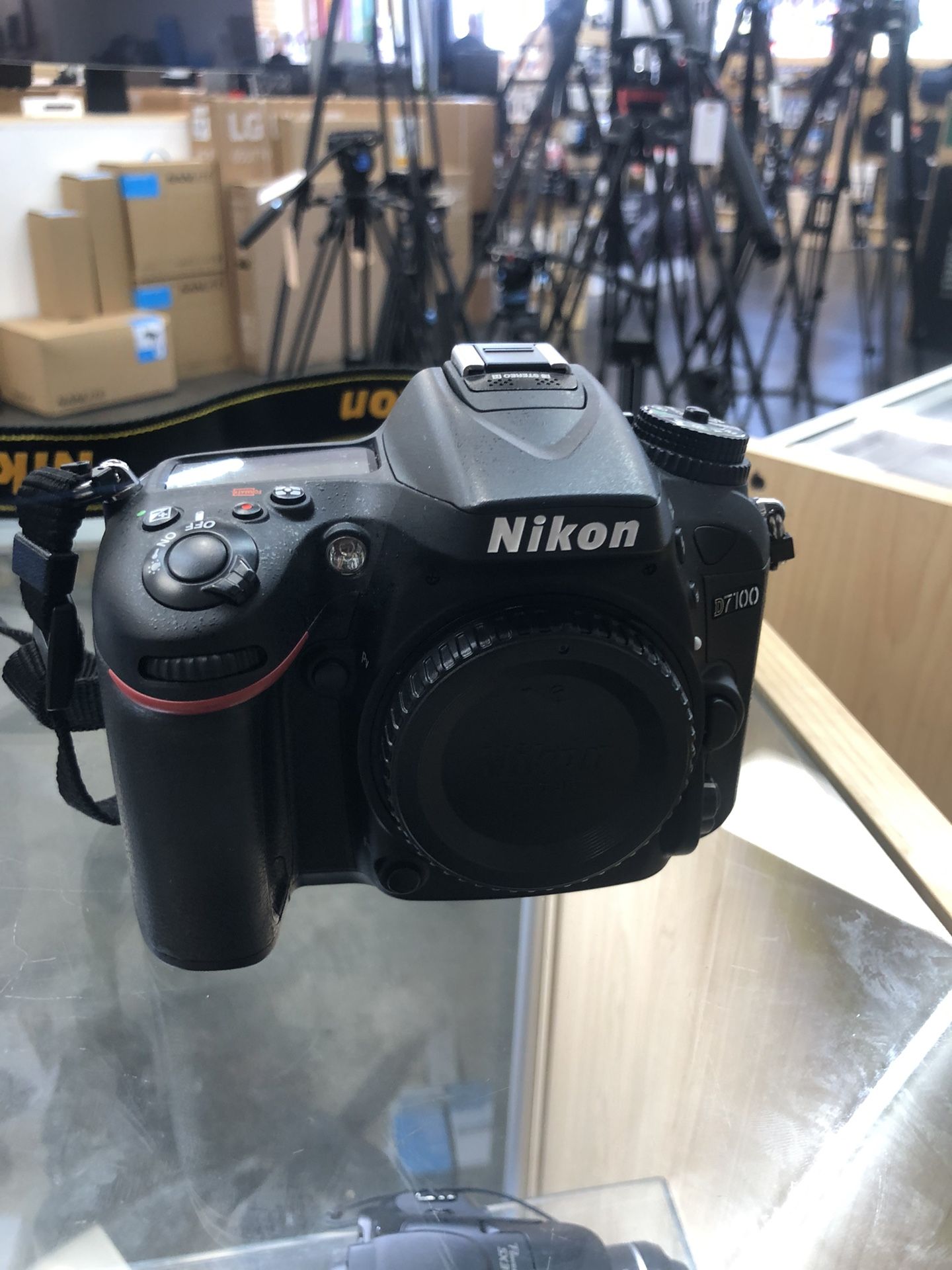 Nikon D7100 20.9MP DX Body