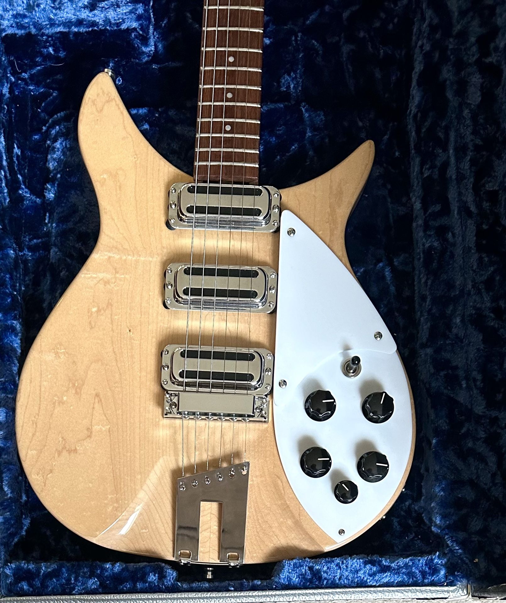 Rickenbacker 350 V63 350V63 MapleGlo Electric Guitar Like New Original Case No Trades