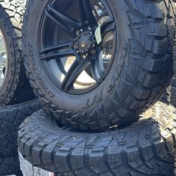 WHEELS VROCK 17x9 TOYOTA CHEVY TAHOE