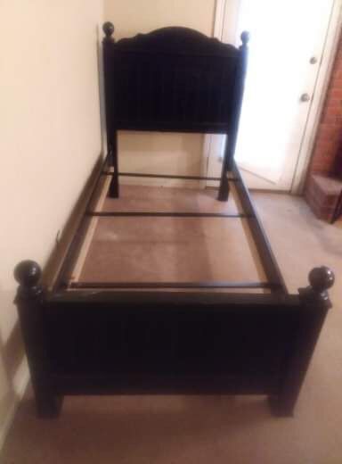 Nice twin bed frame also come with under dresser drawers storage area