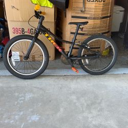 Boys trek Bike