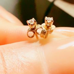 14ct Dimond ear ring studs .