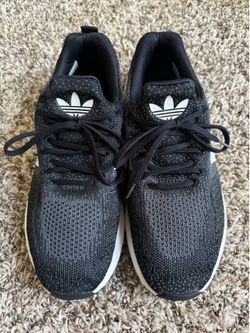 Adidas Originals Swift Run 22 Men's  9.5 Running Shoes Black Sneakers