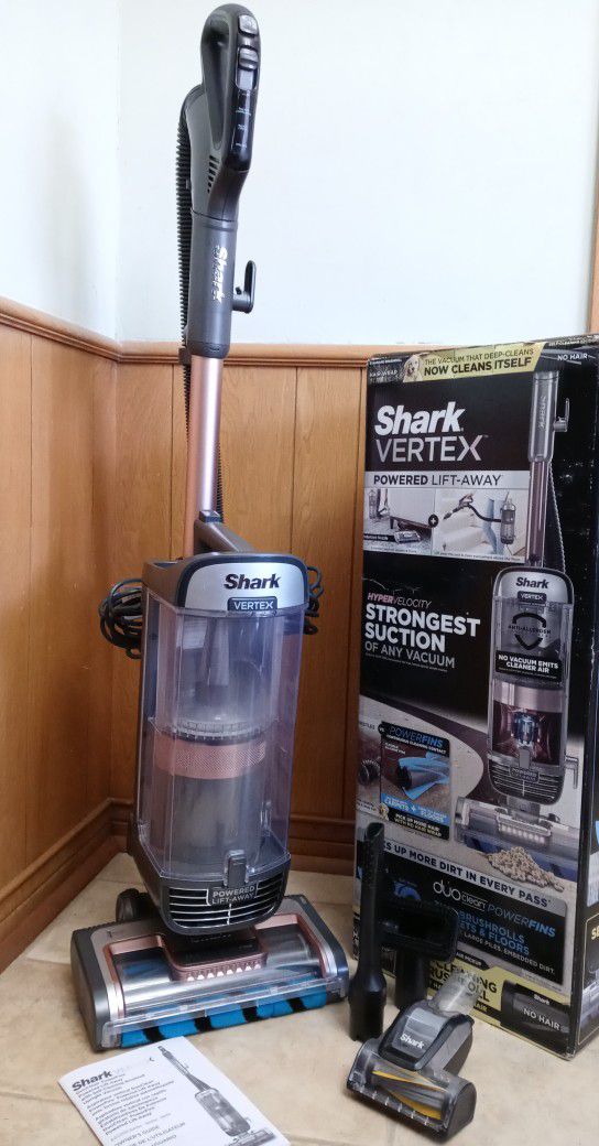 Shark AZ2002 LIFT Upright Vacuum With Duoclean Powerfins, Self Cleaning Brushroll.