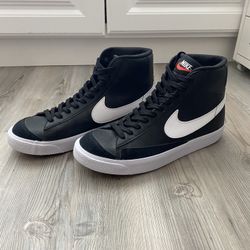 New Black Nike Blazer Mid ‘77 High Top  Sneakers Size 7Y / Women’s  8.5