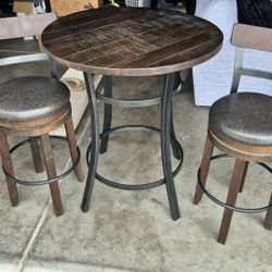 Rustic Table And Chairs 