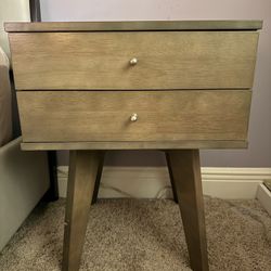 2 Nightstands 