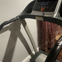 Sunny Health And Fitness Threadmill