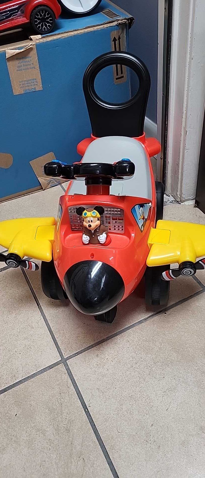 Mickey's Airplane 
