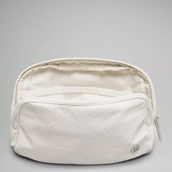 Lululemon Everywhere Belt Bag - Bone(White)