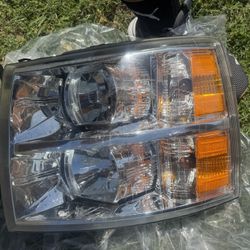 Driver side Headlight For Chevy Silverado Or Tahoe 