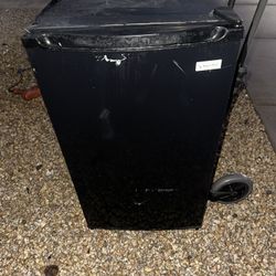 Mini Fridge 