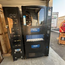 Vending Machines Small And Big With Cooler For Drinks 