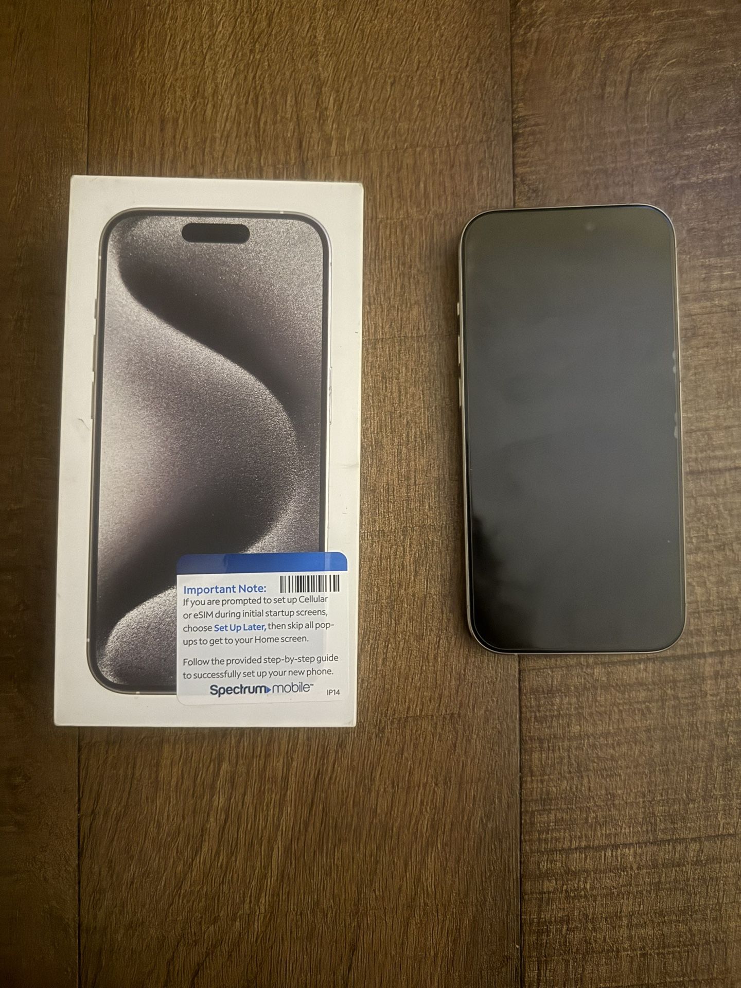 Apple iPhone 15 Pro - 256 GB - Like New - With Box - Unlocked 