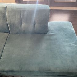Sectional Couch - Living Spaces + free rug