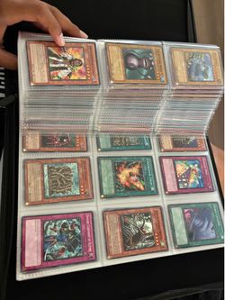YUGIOH BINDER, FULL FRONT TO BACK