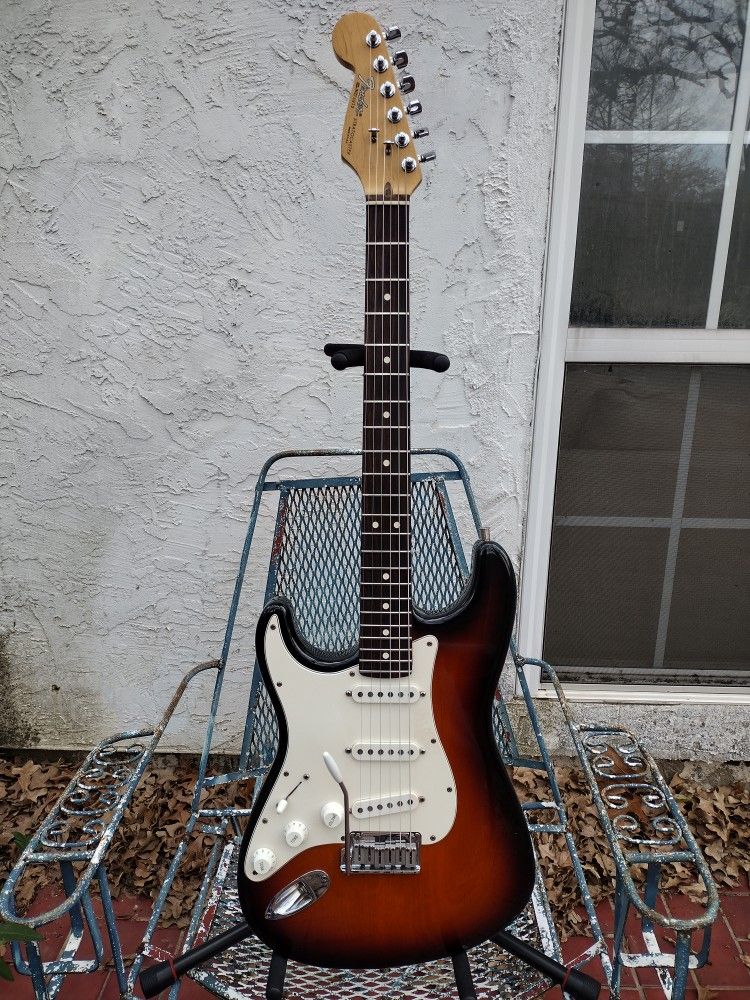 1993 Fender American Standard Stratocaster guitar (Lefty)