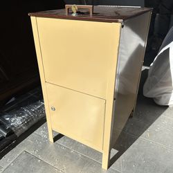 🔐 Vintage Metal Locking Cabinet – Solid & Unique 🔐