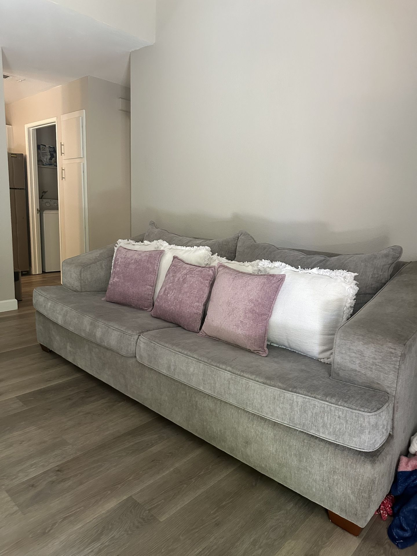 Sofá and Loveseat