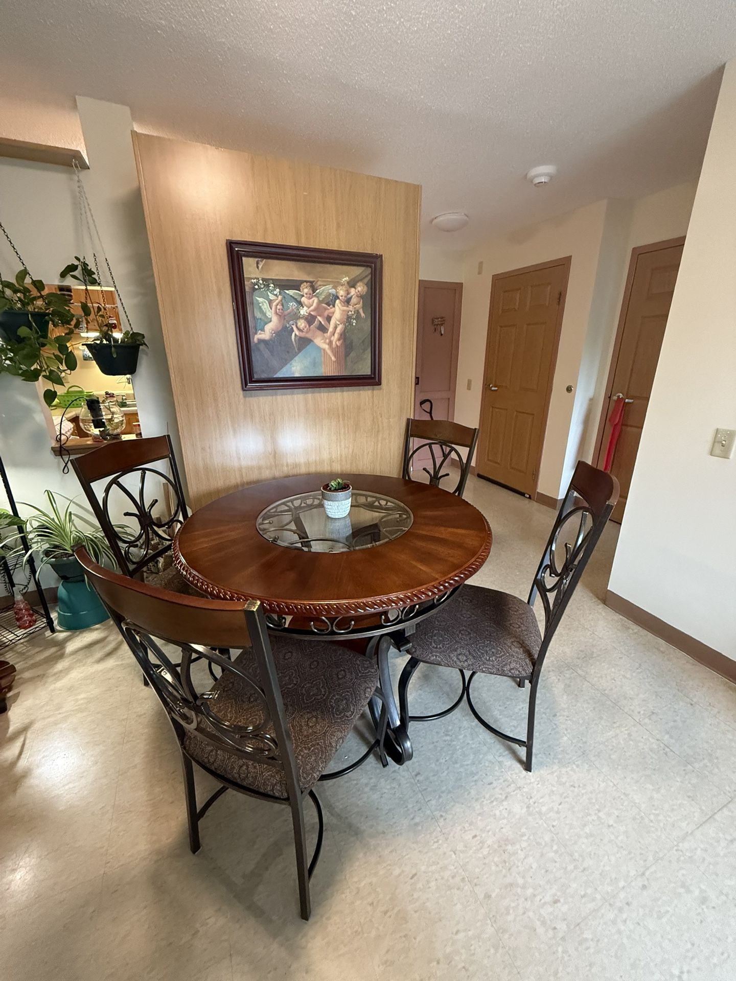 Round Table & Chairs Dinning Set