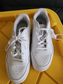 Reebok Size 7 womens