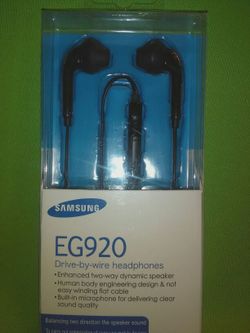 Headphones/earbuds/headset/ earphones Samsung