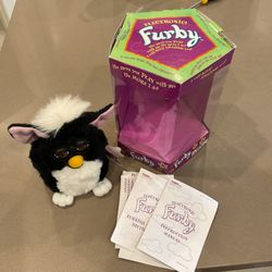 Vintage 1998 Furby Toy 