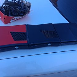 3 Xbox 360 consoles