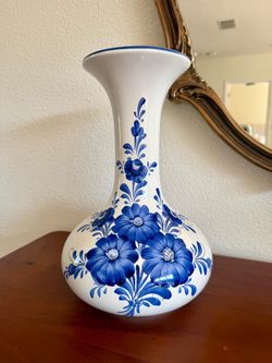 Vintage Italian Majolica Blue and White Floral Vase - Faerno Rivignano