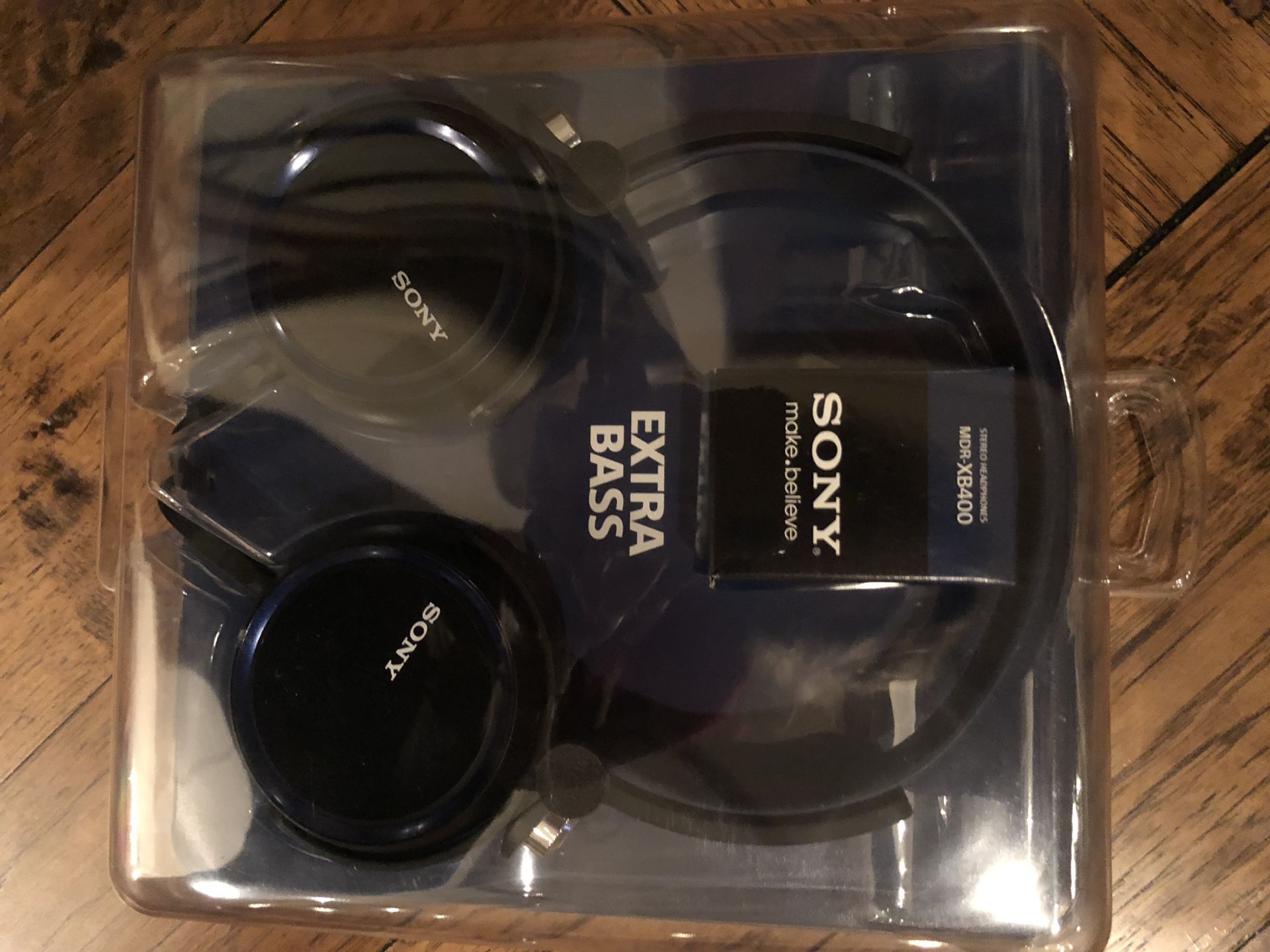 SONY STEREO HEADPHONES WITH EXTRA BASS (MDR-XB400) - BRAND NEW IN BOX
