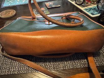 Dooney & Bourke
