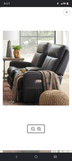 La-z-boy Power Reclining Loveseat w/ Headrest