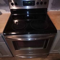 Frigidaire 30" stainless steel freestanding Electric Range/Stove