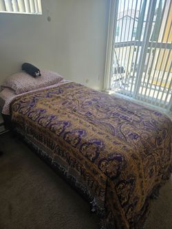 Single bed (Available for pick up June 29)