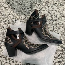 Women Short Cowboys Style Boots Size 10/42