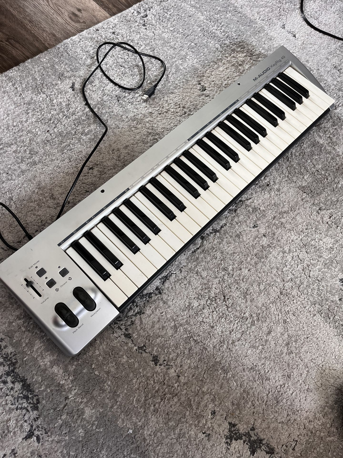 Keyboard with USB