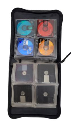 Vintage Lot of 8 Recordable MiniDiscs (74/80-Min) Sony/Maxell + 24-Disc Case