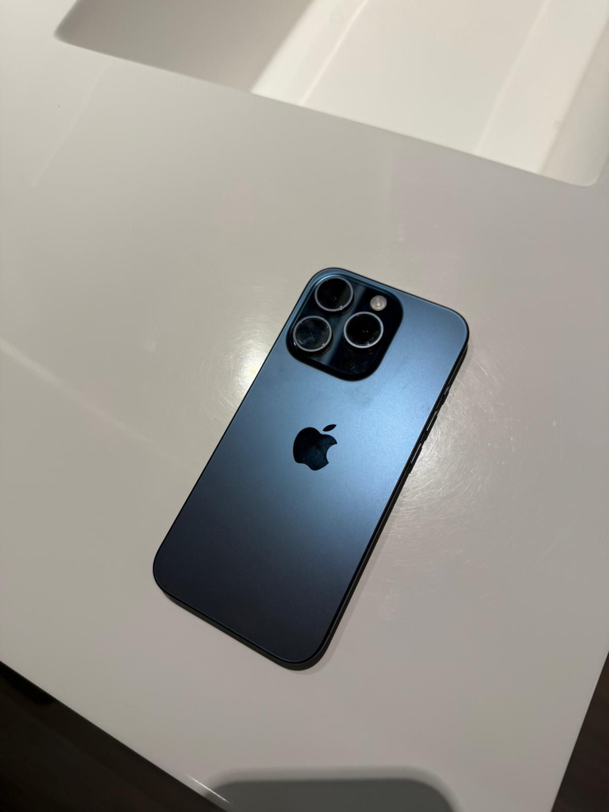 Apple iPhone 15 Pro 128 GB Blue Titanium UNLOCKED - Excellent