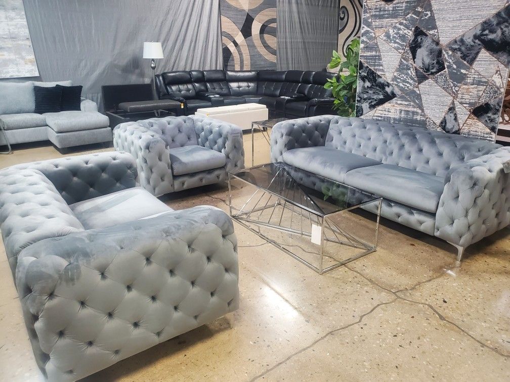 Beautiful Gray Tufted 3 Pc Sofa Loveseat And Chair (New)